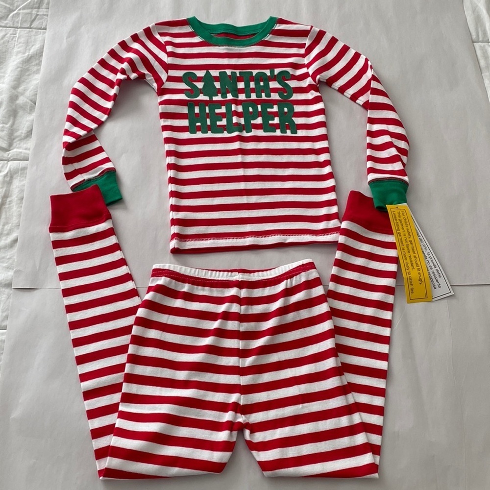 Simple Joy by Carters Santa’s Helper PJ Set Size 6